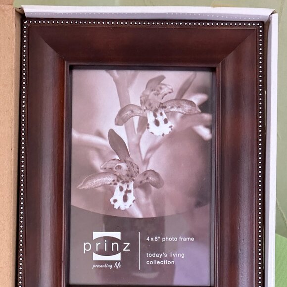 PRINZ WALNUT WOOD 4" X 6" PHOTO PICTURE FRAME:NIB MANDALAY SERIES - Picture 2 of 12